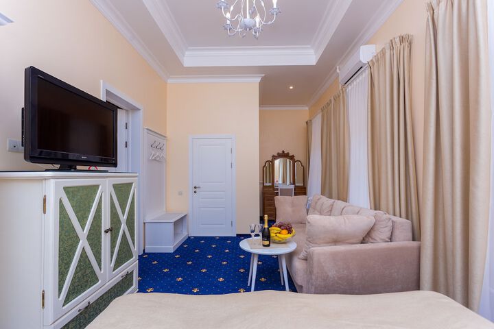 Room 7 of 62