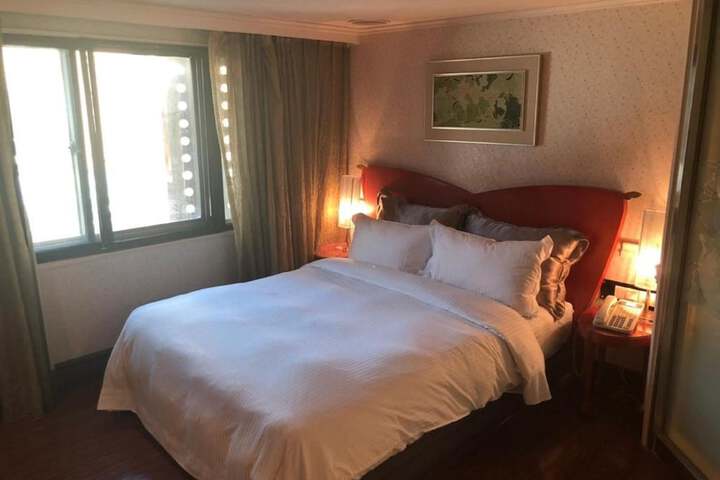 Room 11 of 21