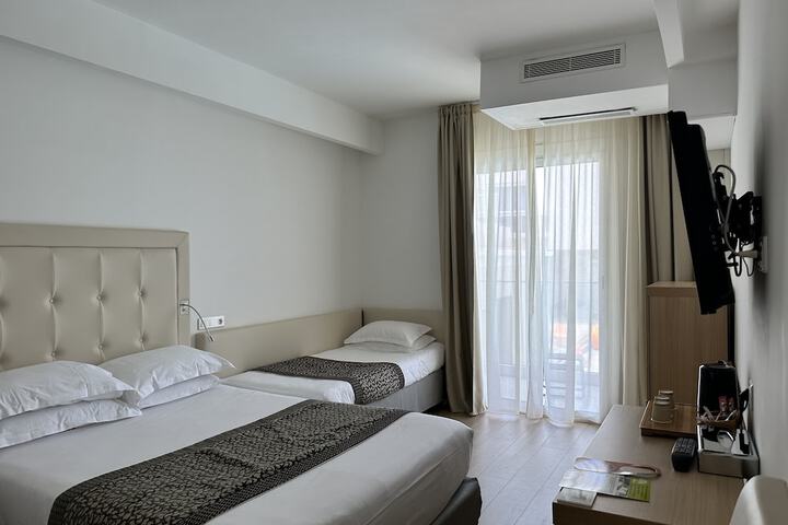 Room 31 of 114