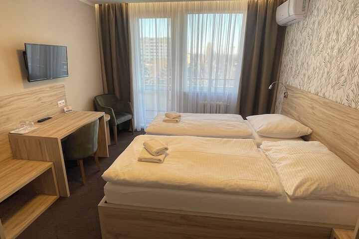 Room 15 of 44