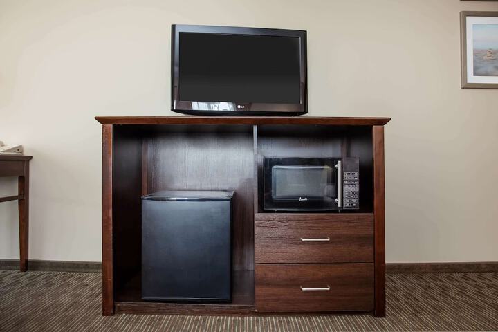 Quadruple Queen Bed (6 of 11)