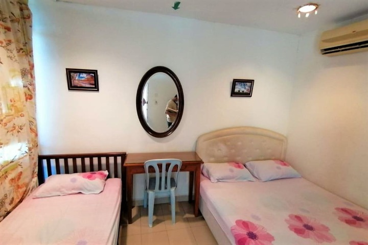 Room 28 of 49