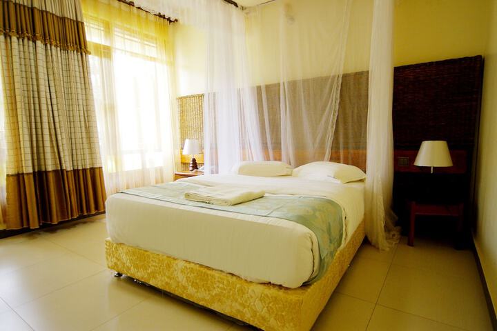 Room 6 of 86