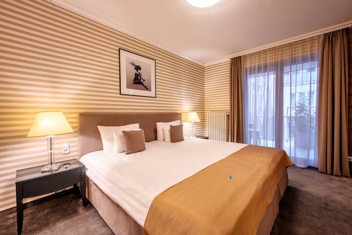 Room 34 of 62