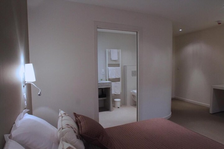 Room 12 of 61