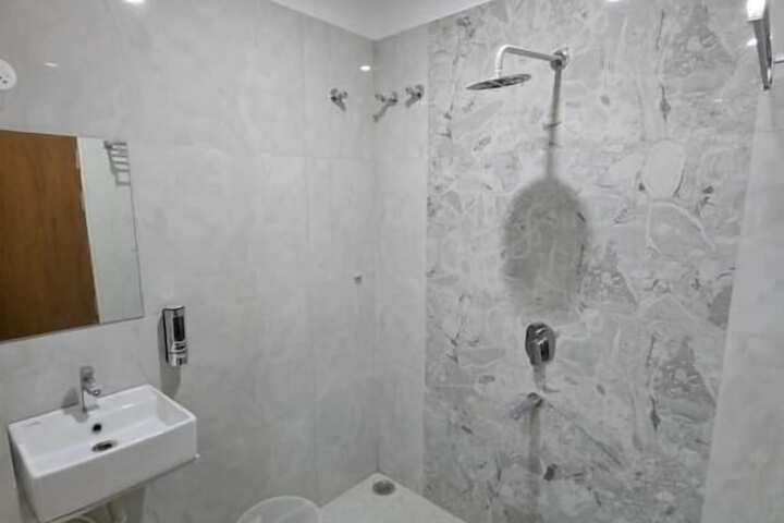 Room 15 of 19