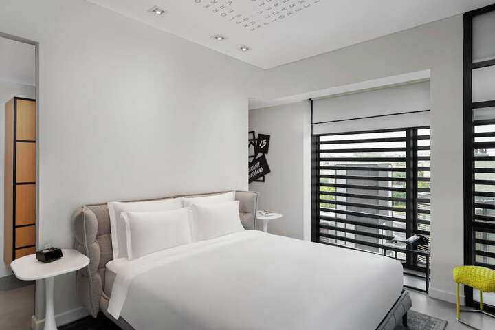 Room 21 of 74