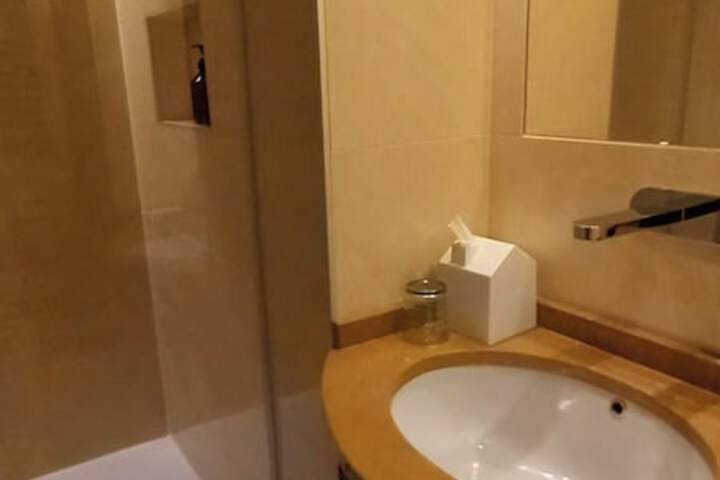 Room 35 of 51