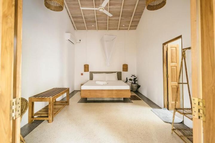 Room 2 of 16