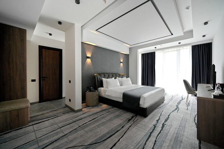 Room 26 of 86