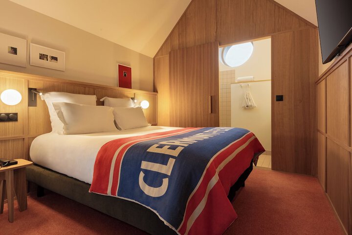 Room 35 of 71