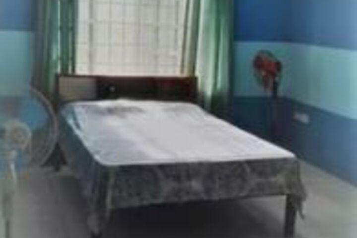 Room 8 of 16