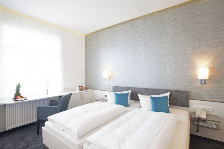 Room 8 of 39