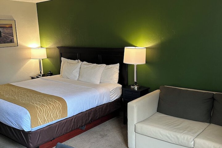 Room 8 of 38