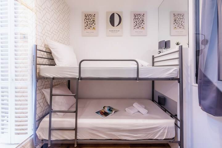 Room 27 of 171