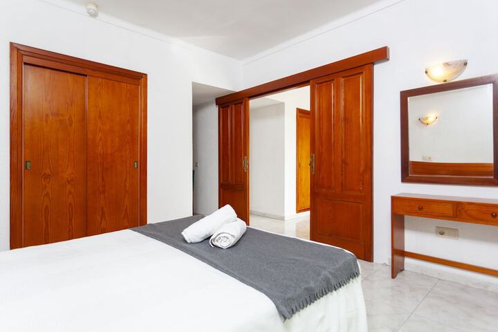 Room 6 of 27