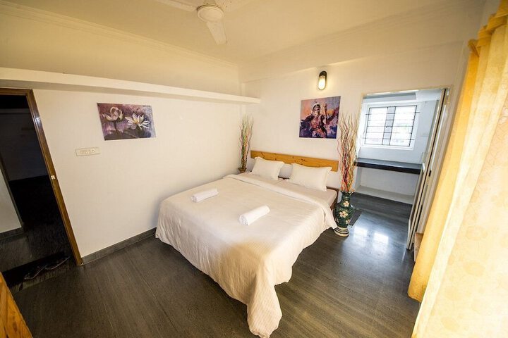 Room 13 of 36