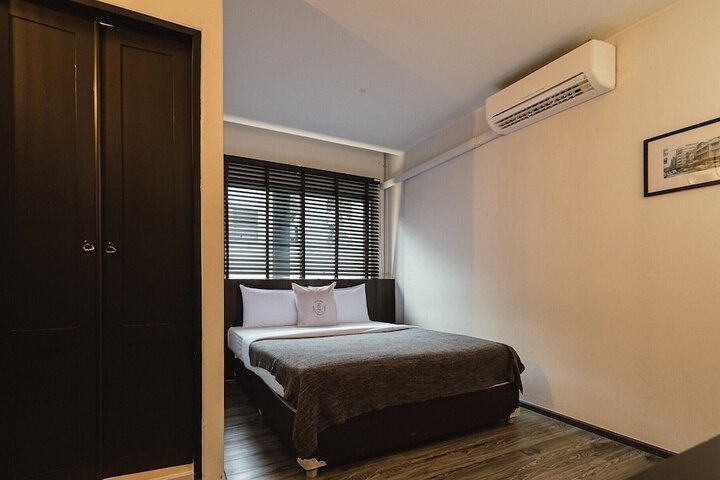 Room 75 of 142