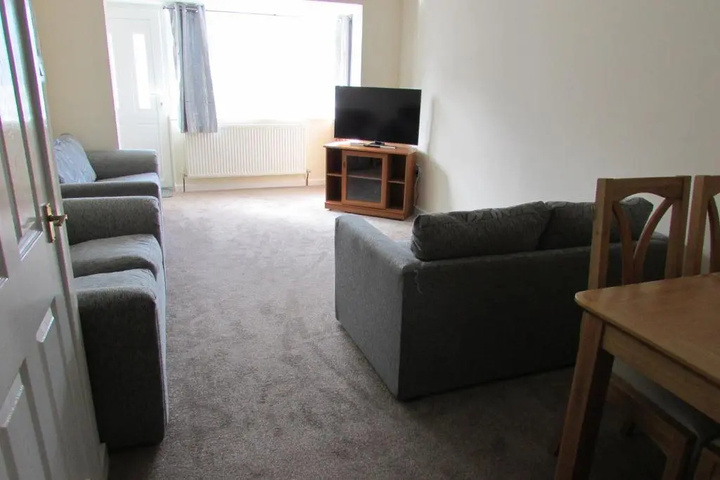 Room 4 of 4