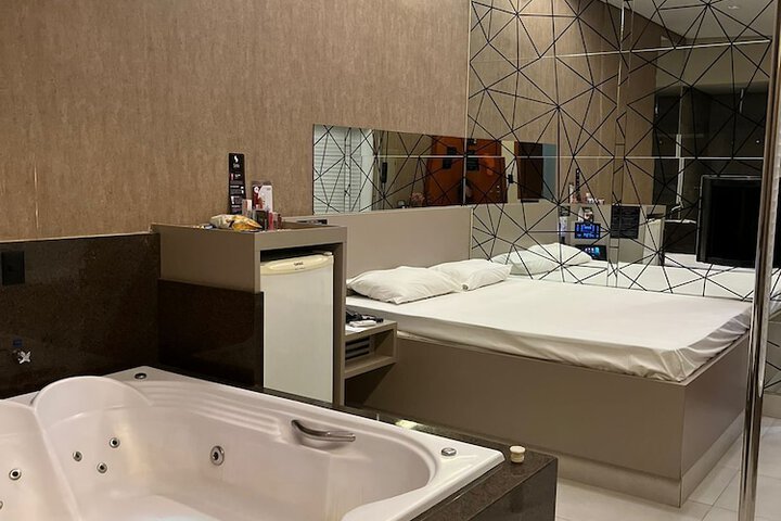 Room 16 of 52