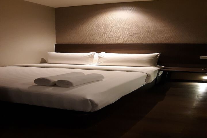Room 12 of 138