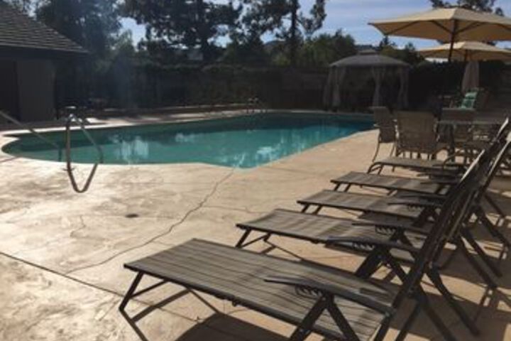 Pool 94 of 130
