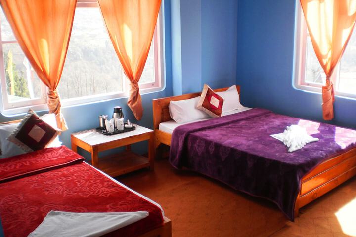 Room 10 of 14