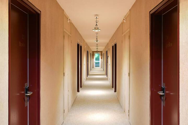 Ballroom/Hall 75 of 86