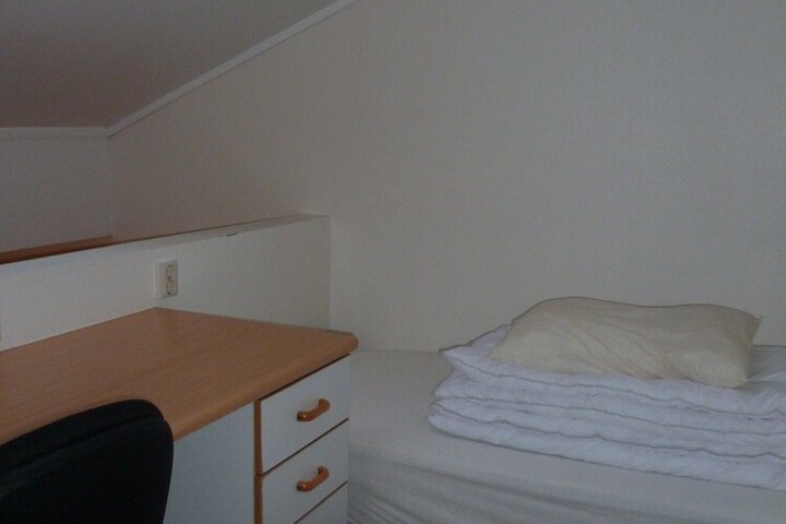 Room 15 of 32