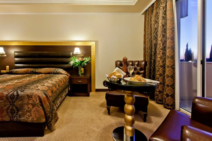 Room 17 of 48