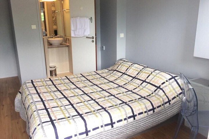 Room 14 of 65