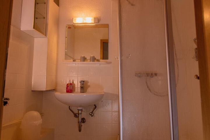 Room 18 of 30