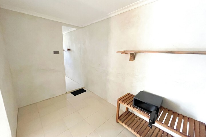 Room 25 of 48
