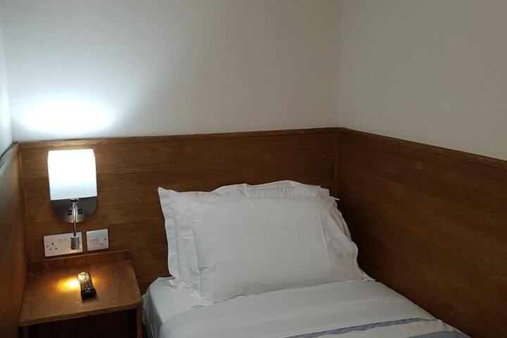 Room 10 of 34