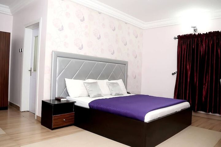 Room 6 of 26