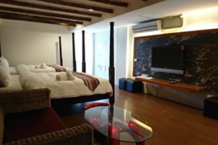 Room 28 of 44