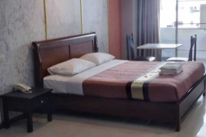 Room 42 of 90