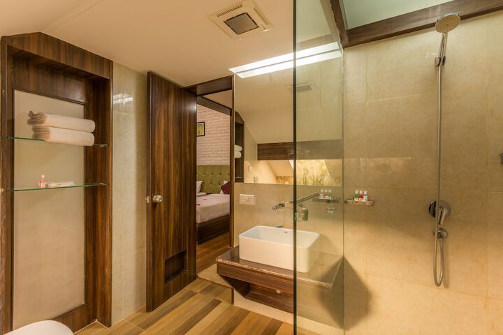 Room 22 of 53