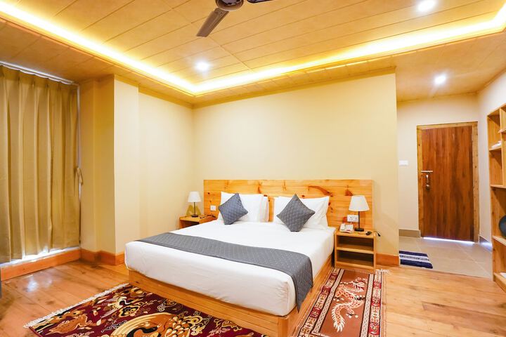 Room 10 of 25