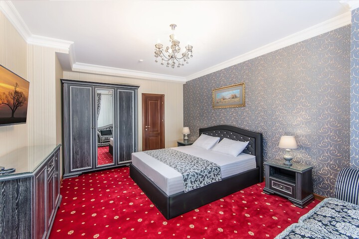 Room 11 of 50
