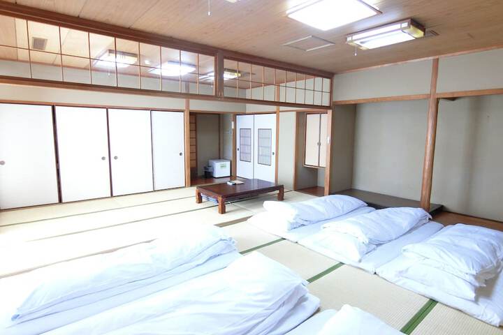 Room 12 of 49