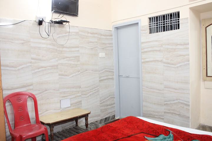 Room 16 of 20