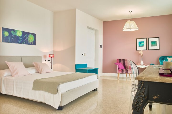Room 10 of 42
