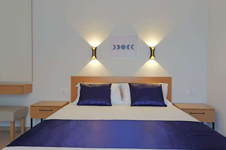 Room 21 of 52