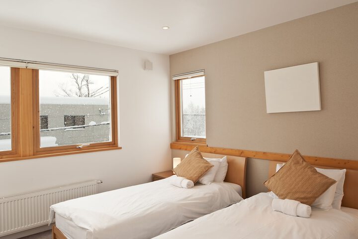 Room 3 of 35