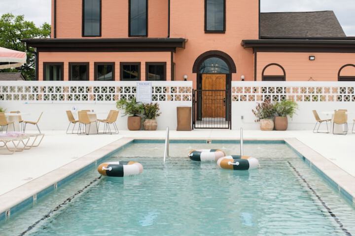 Pool 40 of 71