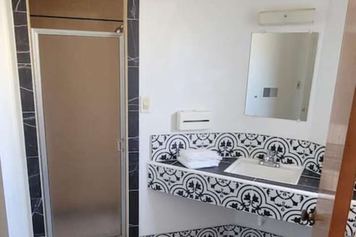 Room 10 of 12