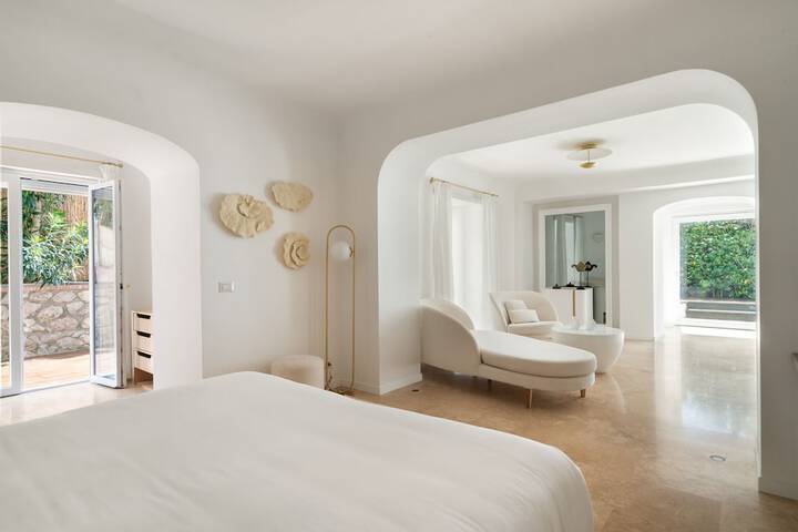 Room 33 of 97