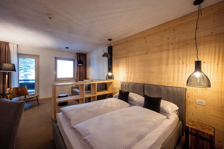 Room 35 of 145