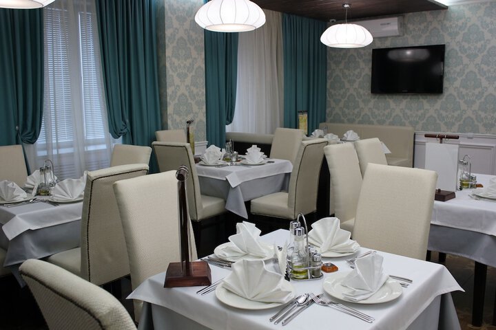 Dining 75 of 108